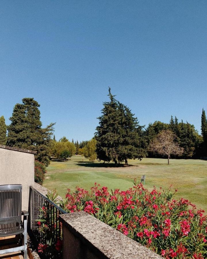 Golf Club D'Uzes Panzió Kültér fotó