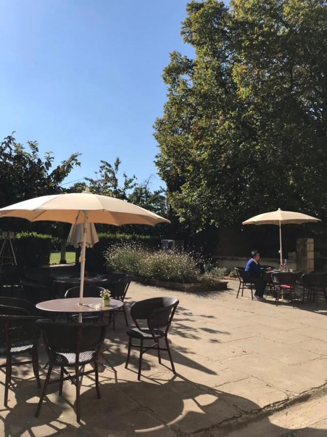Golf Club D'Uzes Panzió Kültér fotó